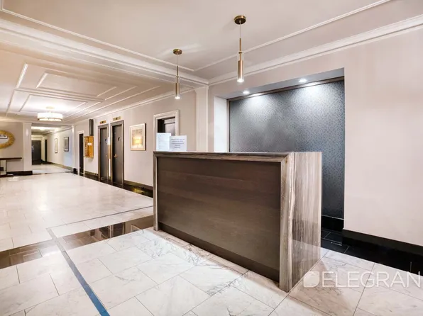 325 West 45th Street image 9 of 10