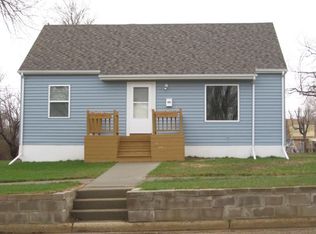 503 3rd Ave W, Lemmon, SD 57638