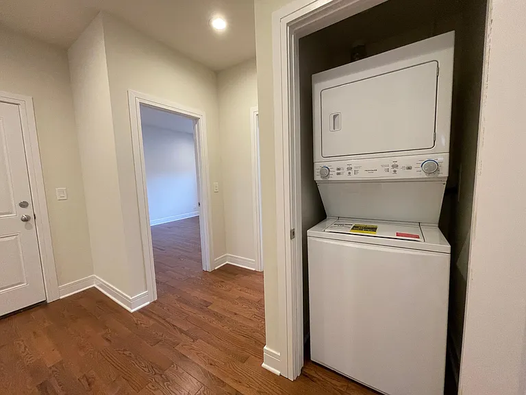 1145 W Lunt Ave — Photo 14