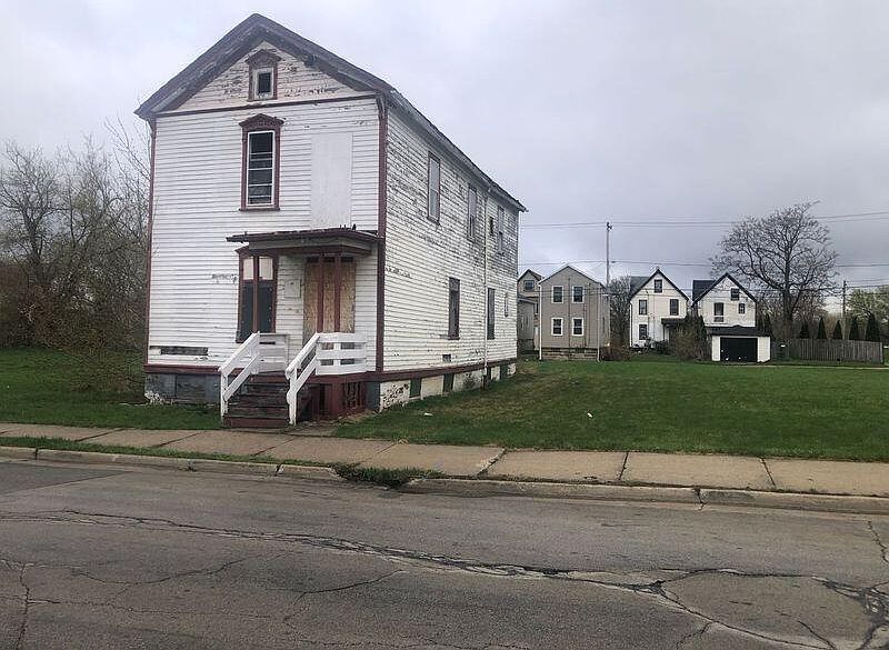 2nd image of 1129 N 13th St
