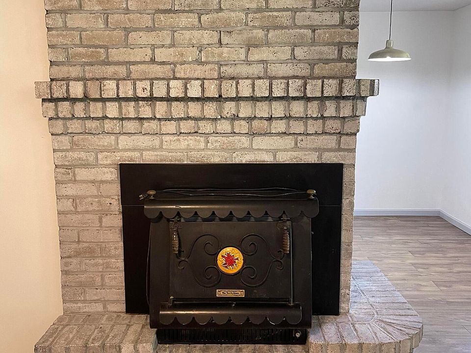 1226 W 9th St, Webb City, MO 64870 | Zillow