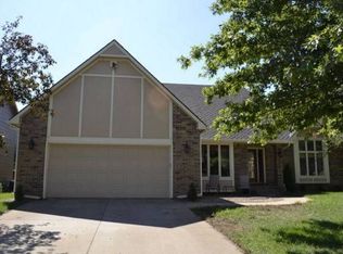 1307 N Coachhouse Ct, Wichita, KS 67235