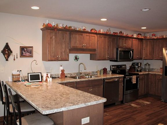 3rd image of 2606 Parkfield Dr #1