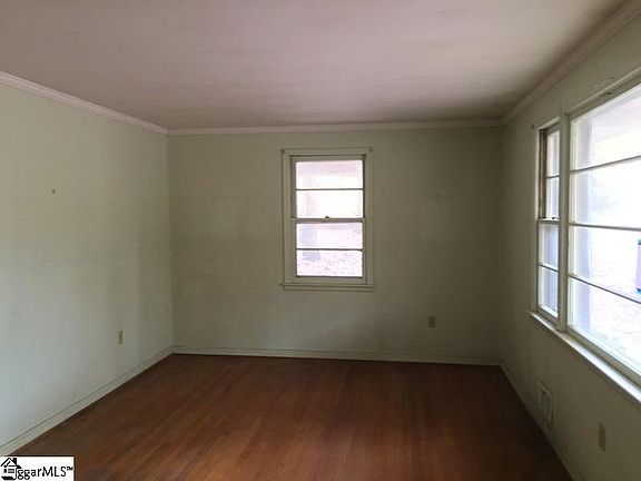 2nd image of 222 Greenbriar Dr