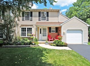 8 Paiute Trl, Branchburg, NJ 08876