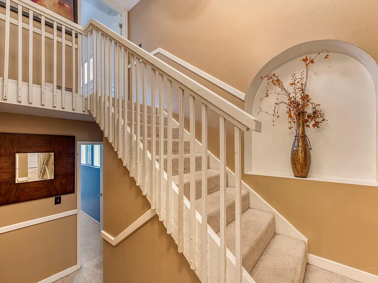 1542 E Solano Dr — Photo 35