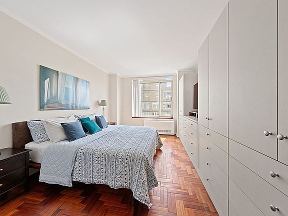 3rd image of 2373 Broadway APT 2028