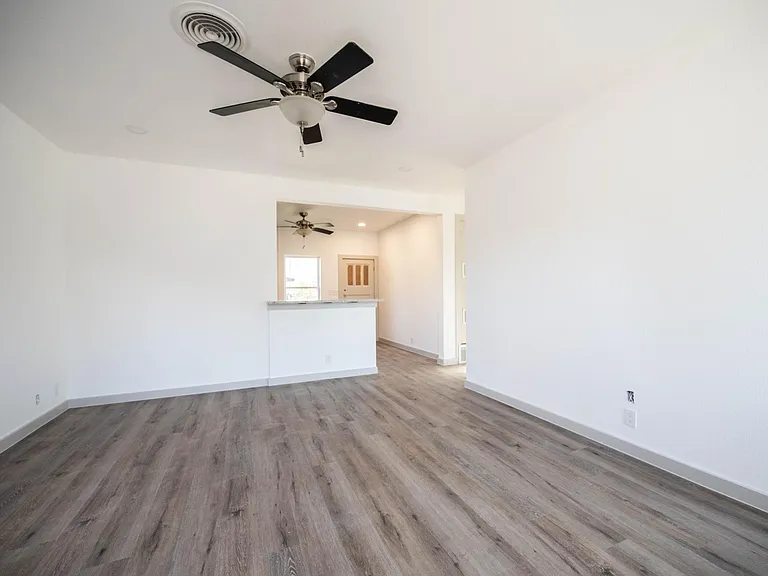 7615 Watson St — Photo 4