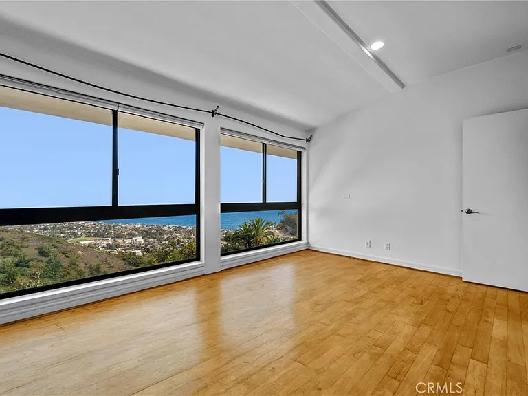 1326 Skyline Dr — Photo 43