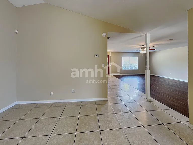 1014 Gore Dr — Photo 5
