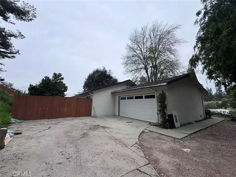 1st image of 16040 Leander Dr