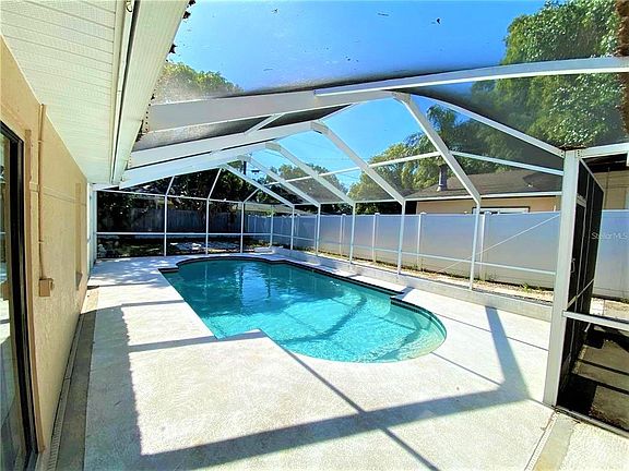 2nd image of 2724 N Terrace Dr
