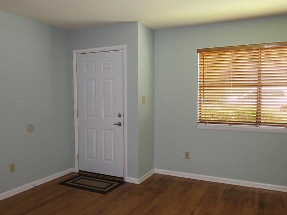4th image of 116 SE Villas Ct