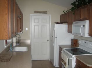 228 Commons Ct, Saline, MI 48176