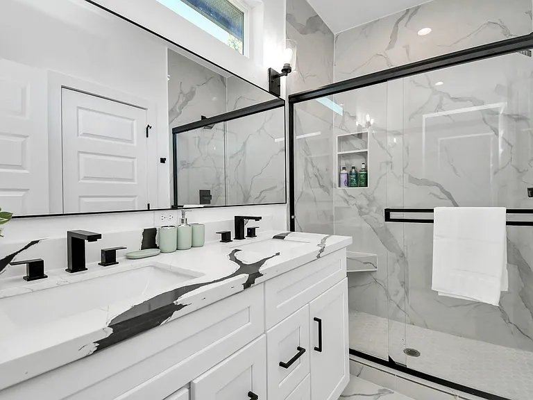 6531 Rosemary Ln #A — Photo 24