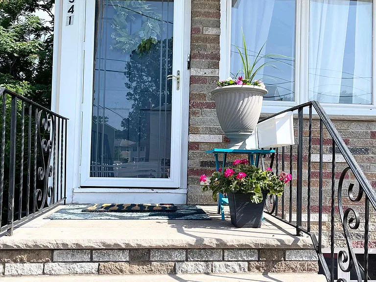 341 Trotting Rd #1 — Photo 1