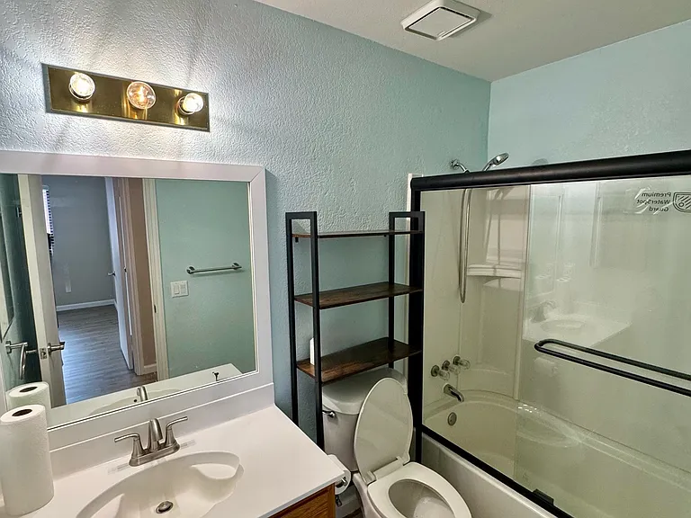 3205 Hillcrest Dr — Photo 11