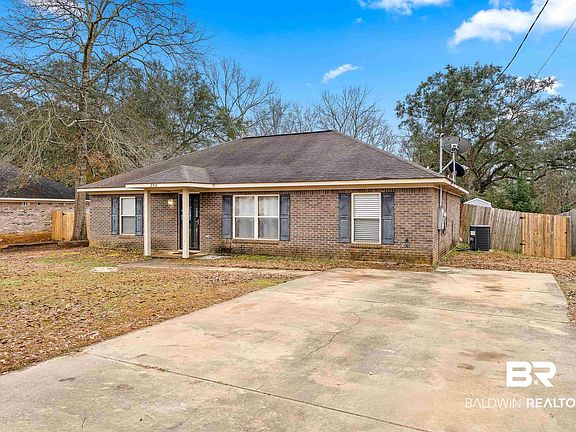 3rd image of 206 Cobb Ct