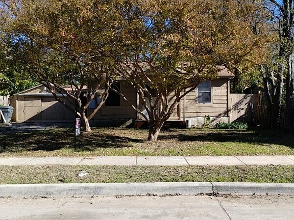 2nd image of 552 Ella Ave