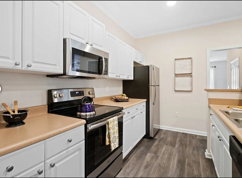 1st image of 200 Alexan Dr #1