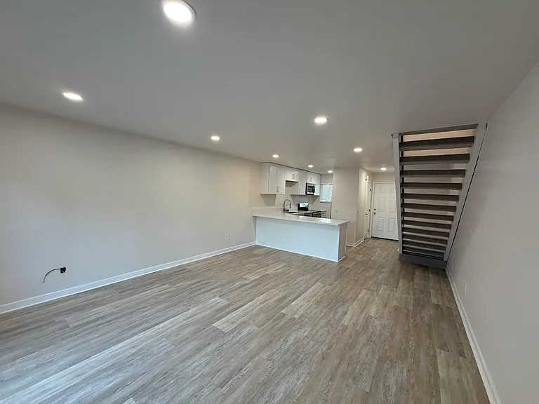 506 Margie Pl — Photo 2