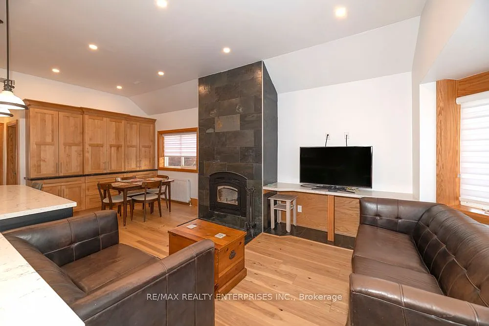 Building Photo - 837 Kingston Rd #UPPER