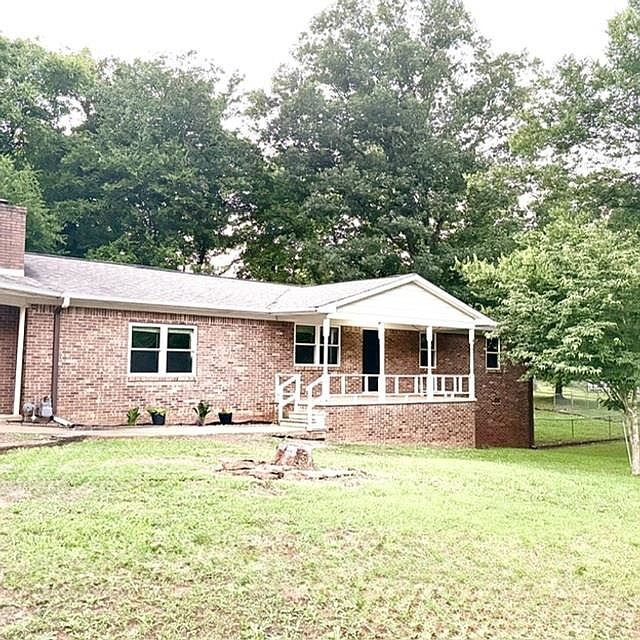 1st image of 115 Crockett Cir
