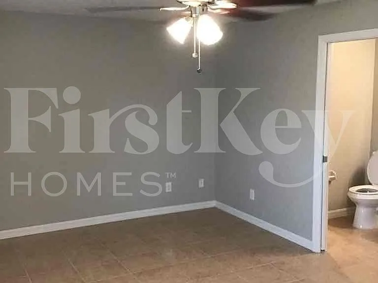 10518 Deerwood Ave — Photo 7