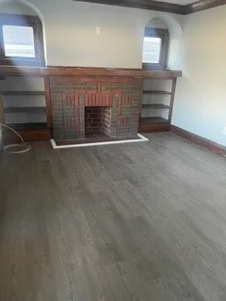 2 bed, $1,250 — Photo 1