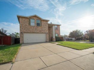 5100 Weather Rock Ln, Fort Worth, TX 76179