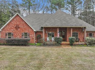 111 Oakwood Pl, Canton, MS 39046