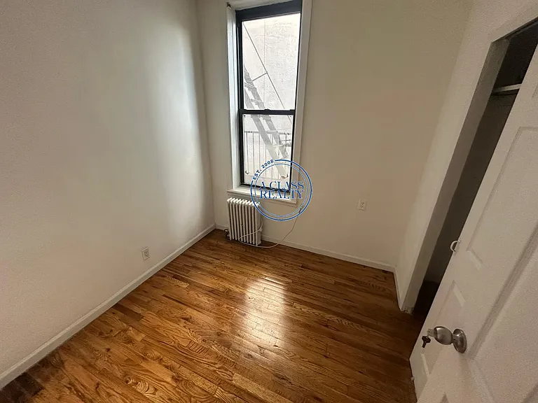 14-55 Broadway #1R — Photo 1