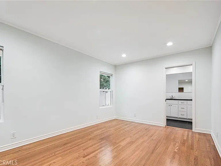 156 S Edinburgh Ave — Photo 23
