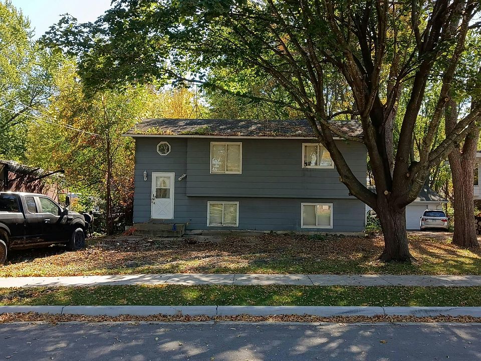1st image of 340 2nd St SE
