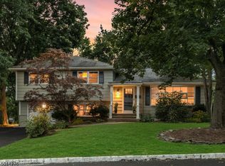 27 Tuers Pl, Montclair, NJ 07043