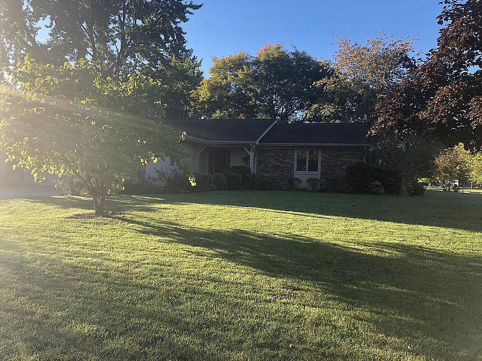 1st image of 1402 Deerbrook Ct