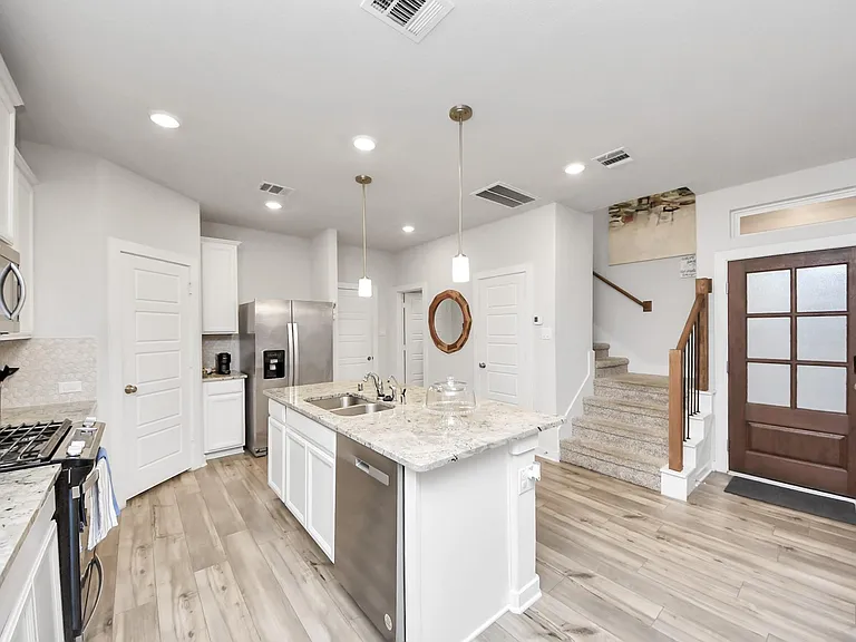 8207 Rising Stream Dr — Photo 15