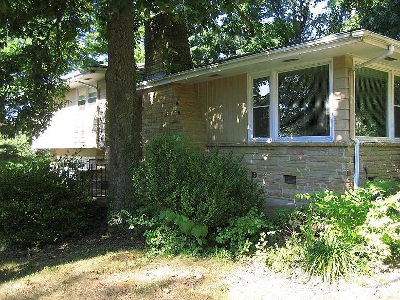1st image of 1200 Woodmont Dr