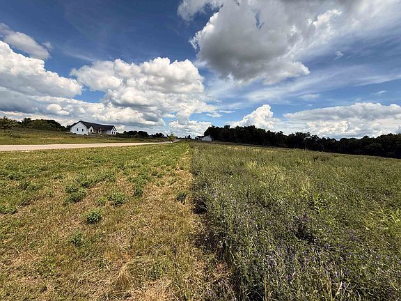 3rd image of 27 Betty Marie Way
