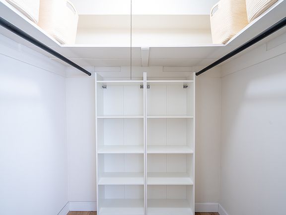 5th image of 6300 N Sheridan Rd APT 802