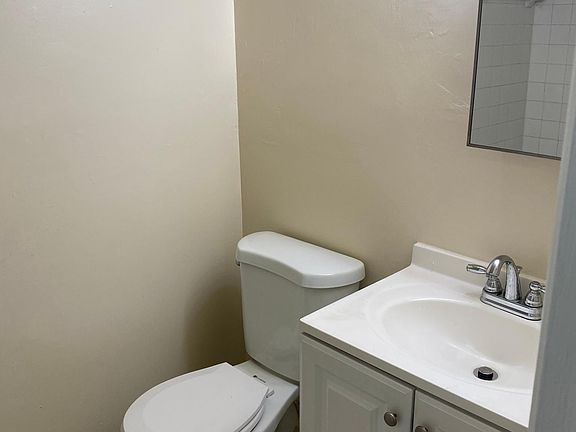 Hallway common area full bathroom