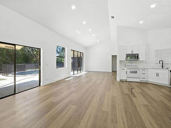 4th image of 5172 NW 53rd Avenue