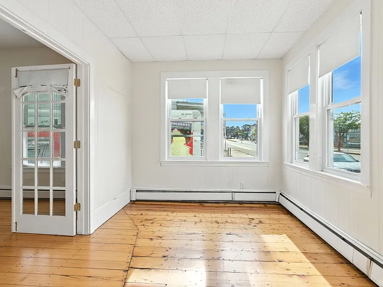 547 Broadway — Photo 17