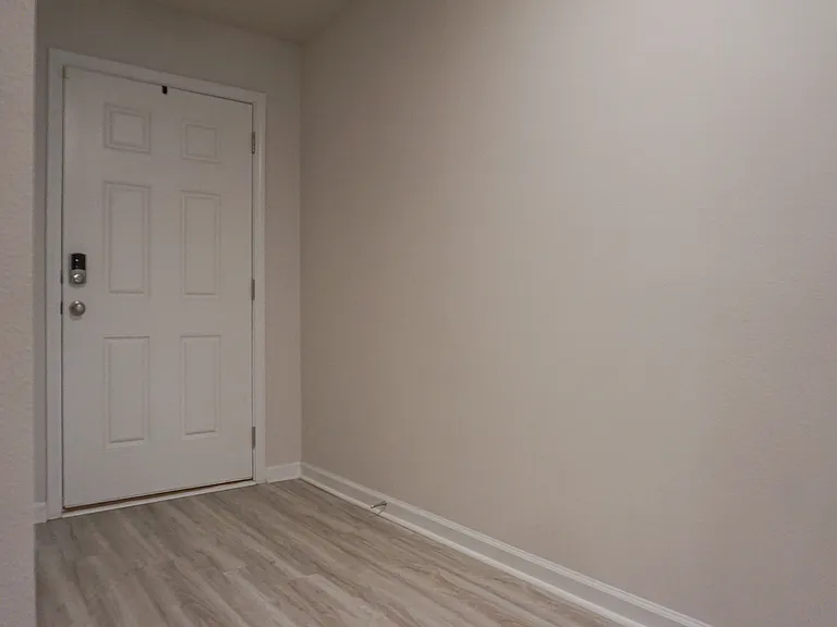 4703 Airmen Dr — Photo 6