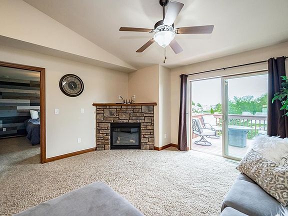 4th image of 1454 Marilyn Dr