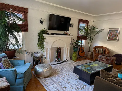 1622 Preuss Rd Photo 1