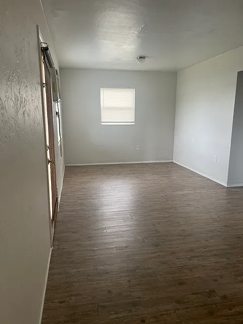 3 bed, 888 sqft, $1,800 — Photo 3