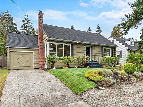 2nd image of 3039 NE 86th St