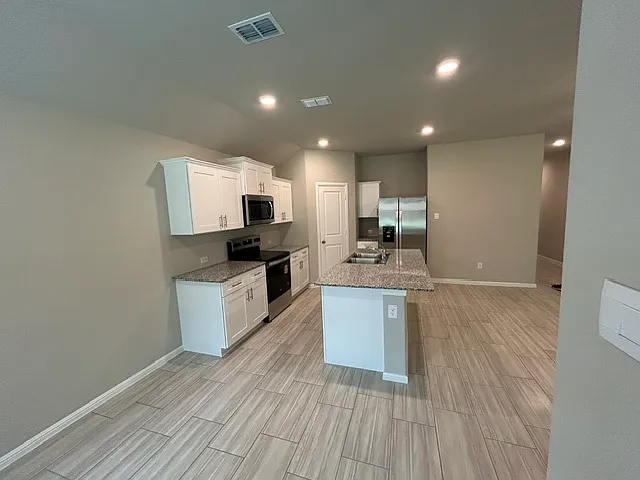 333 Lubbock Dr — Photo 11