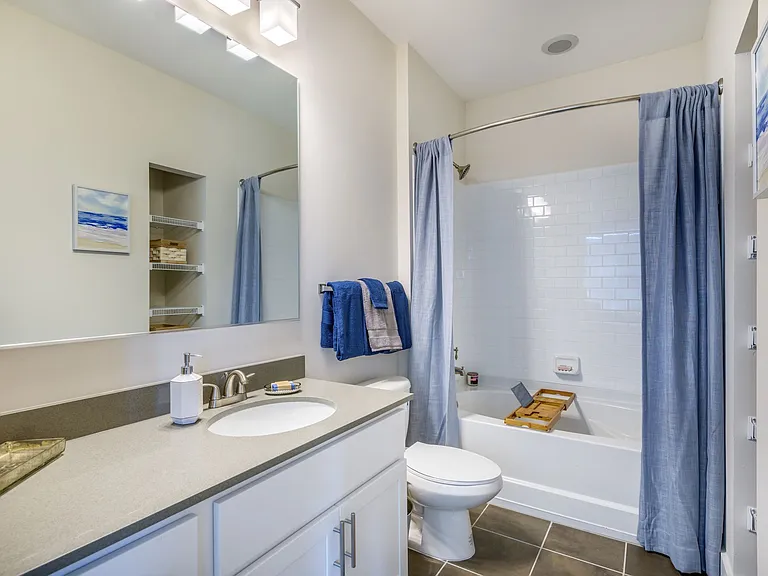 Deluxe Bath